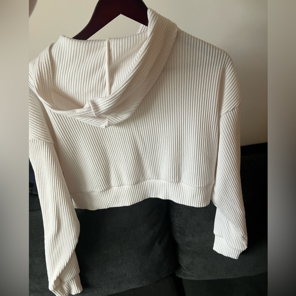 Alo Women’s Set - Picture 3 of 6